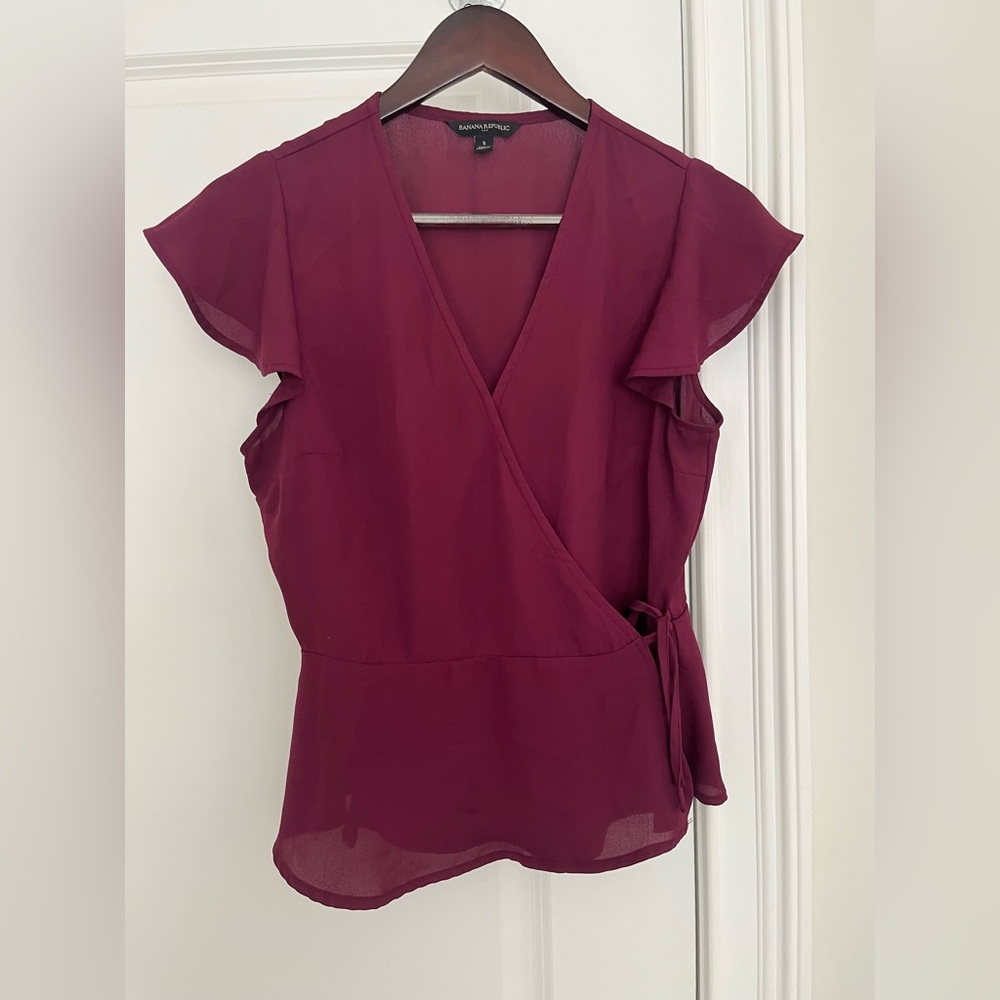 Banana Republic wrap top/ blouse tie waist Sz. S burgundy